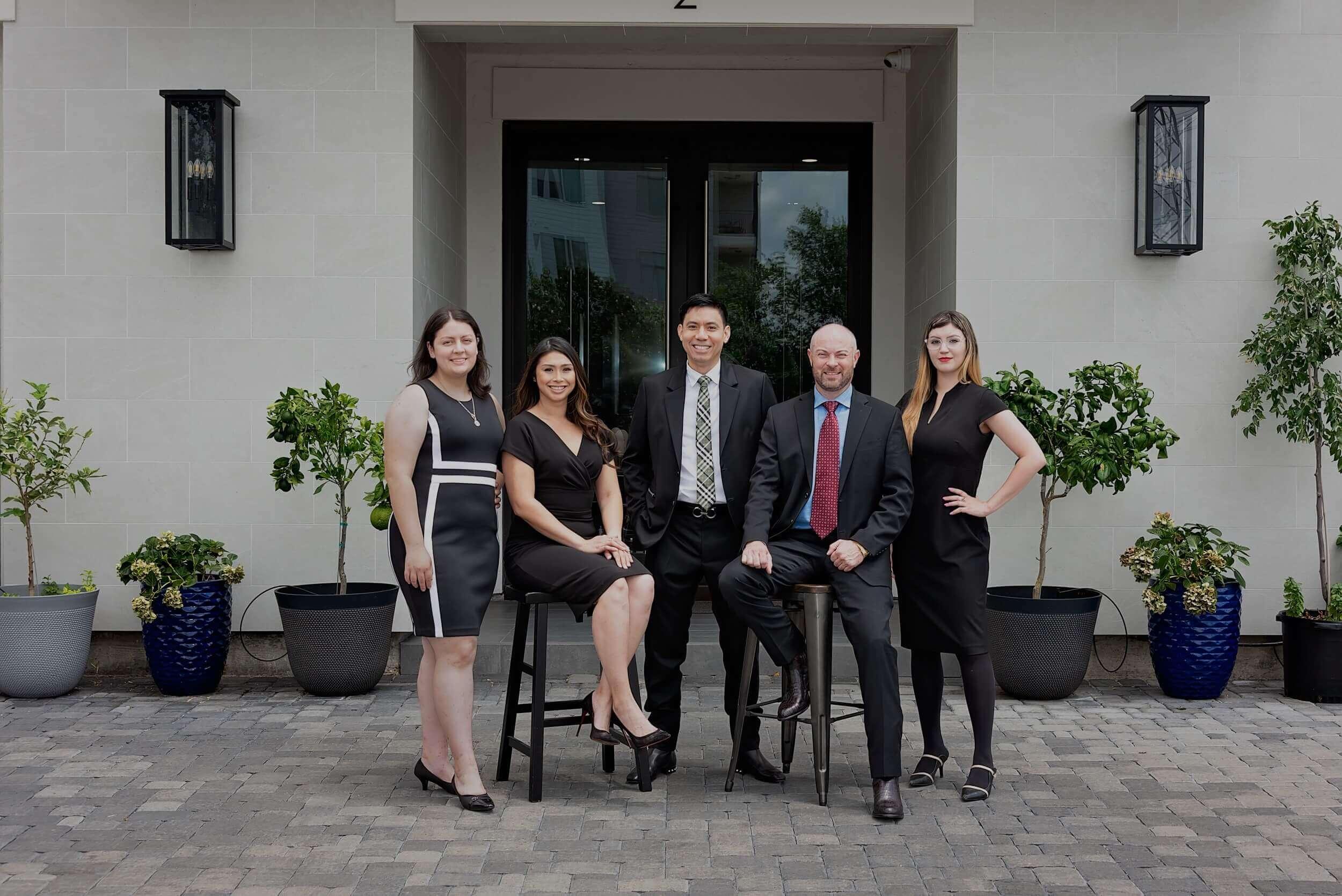 Bienvenidos a las Oficinas Legales de John Vong, PLLC